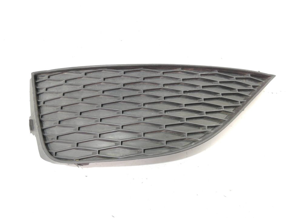 SEAT Cordoba 2 generation (1999-2009) Front Right Grill 6J0853665 19991217