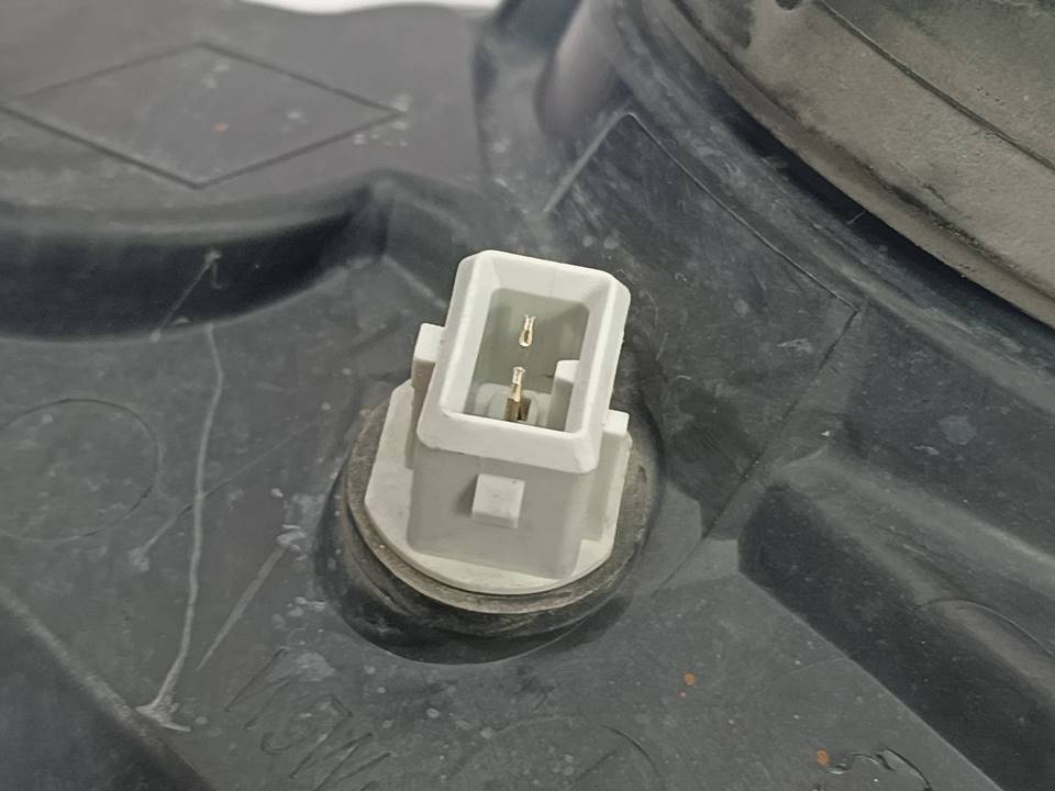Faro derecho 8200444260 de Renault Kangoo 2003-0 - pieza usada