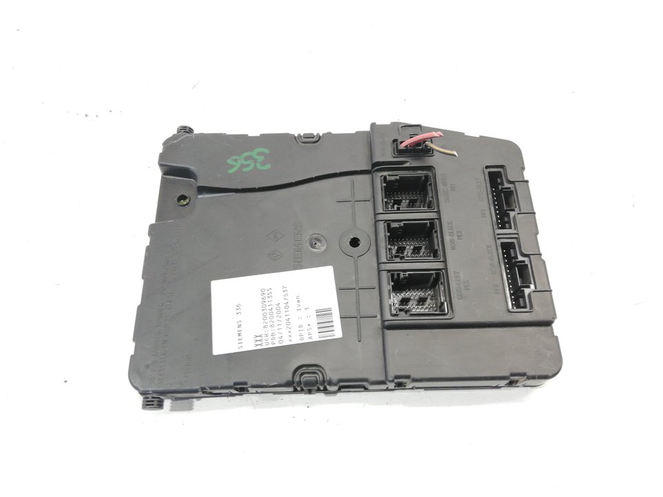 VAUXHALL Fuse Box 8200309690 25921738