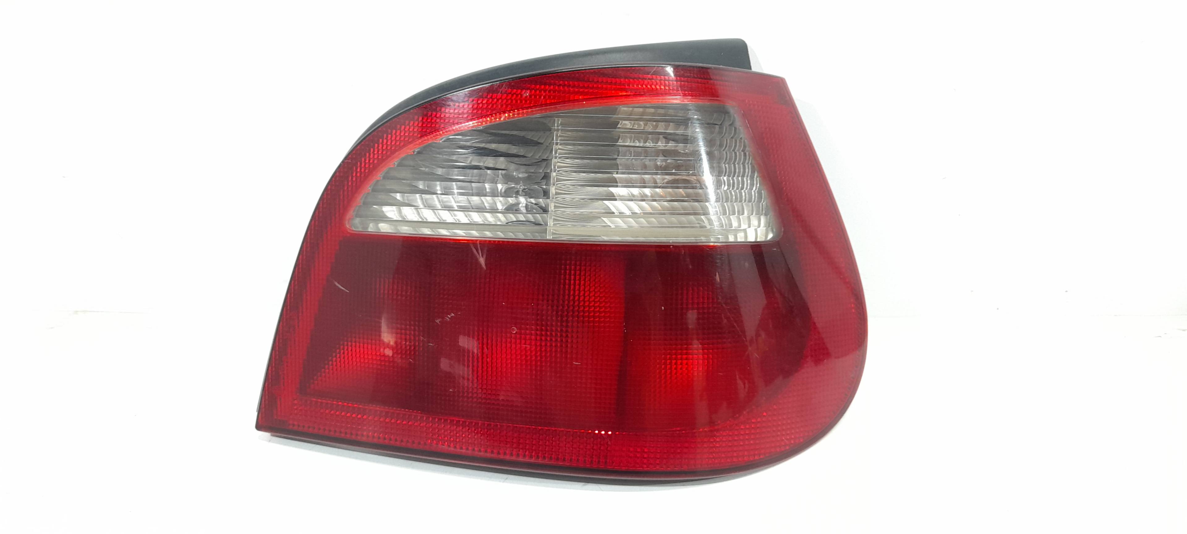 Piloto trasero derecho F9Q736 7700428321 de Renault Megane i (ba0/1_) 1996-2003 98 CV - pieza usada