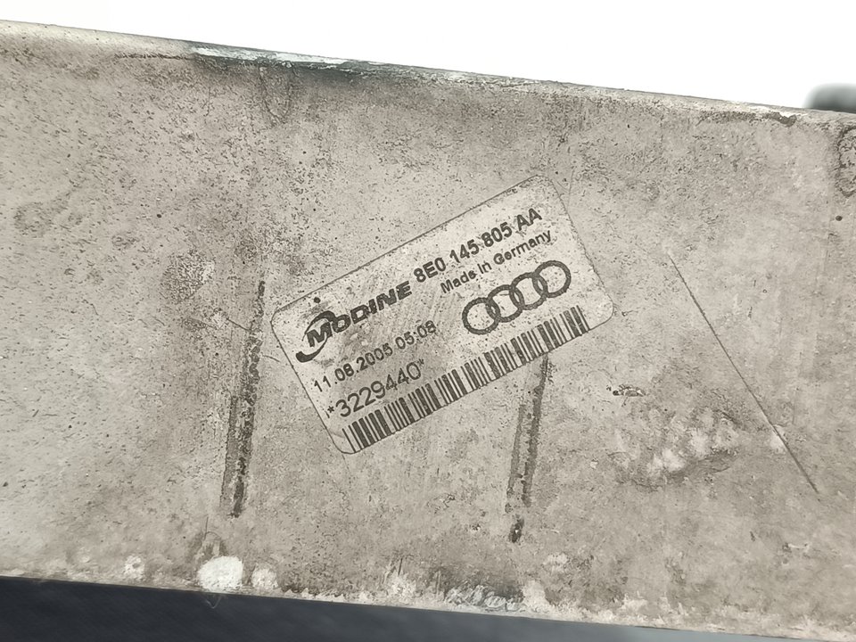 AUDI A4 B7/8E (2004-2008) Välijäähdyttimen jäähdytin 8E0145805AA 23971470