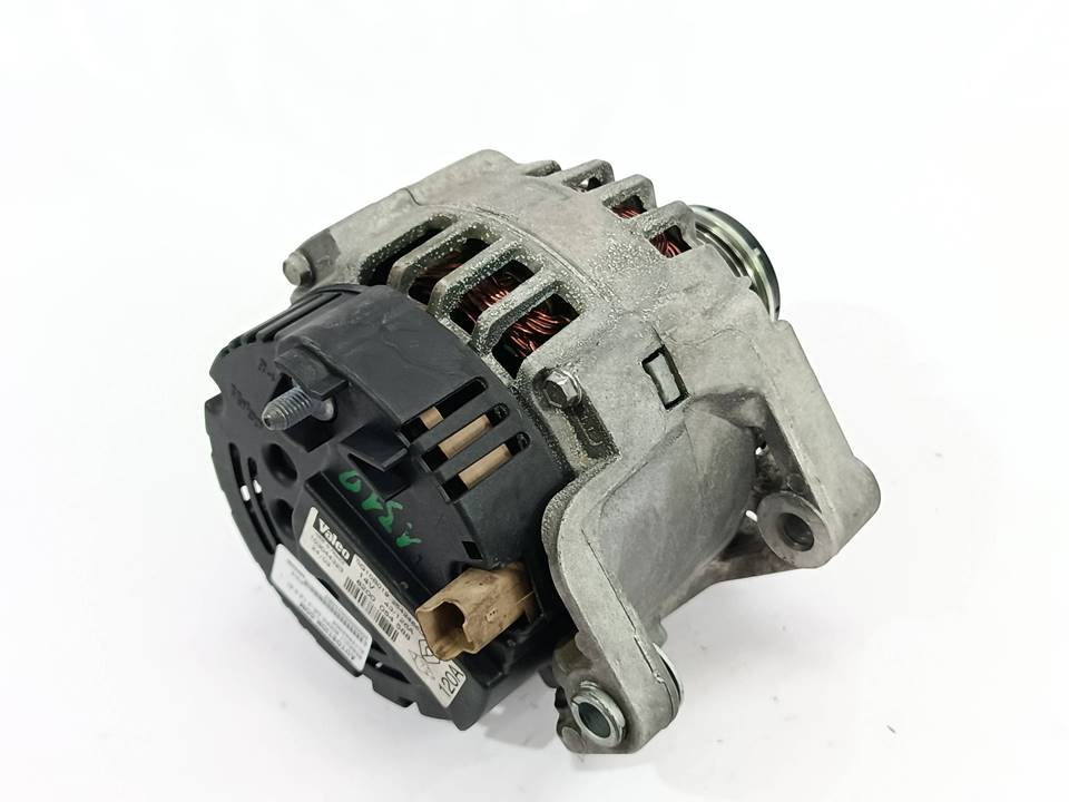 Alternator 8200054588 de Renault Scenic 1999-2001 - pieza usada