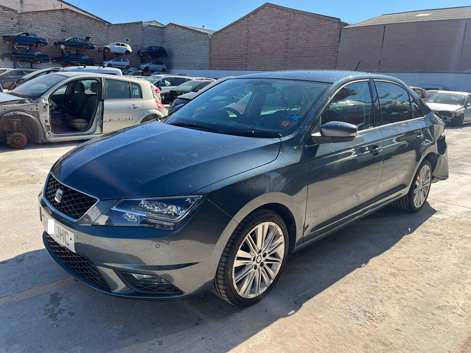 SEAT Toledo 4 generation (2012-2020) Нижний рычаг передний правый 6R0407151F 25923779