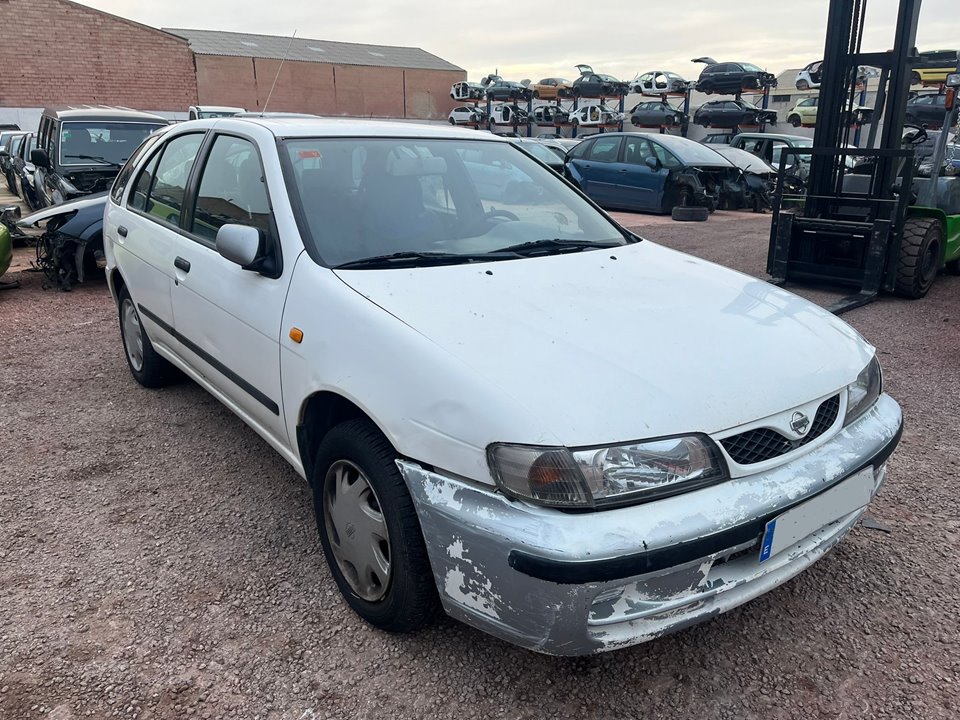 MAZDA Almera N15 (1995-2000) Üzemanyag-befecskendező 71A1361 23303315