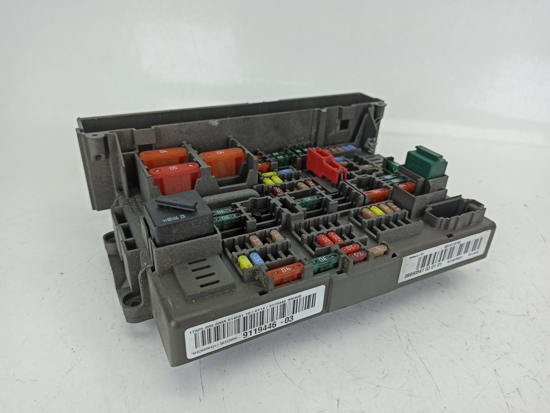 BMW 3 Series E90/E91/E92/E93 (2004-2013) Fuse Box 911944603 26025214