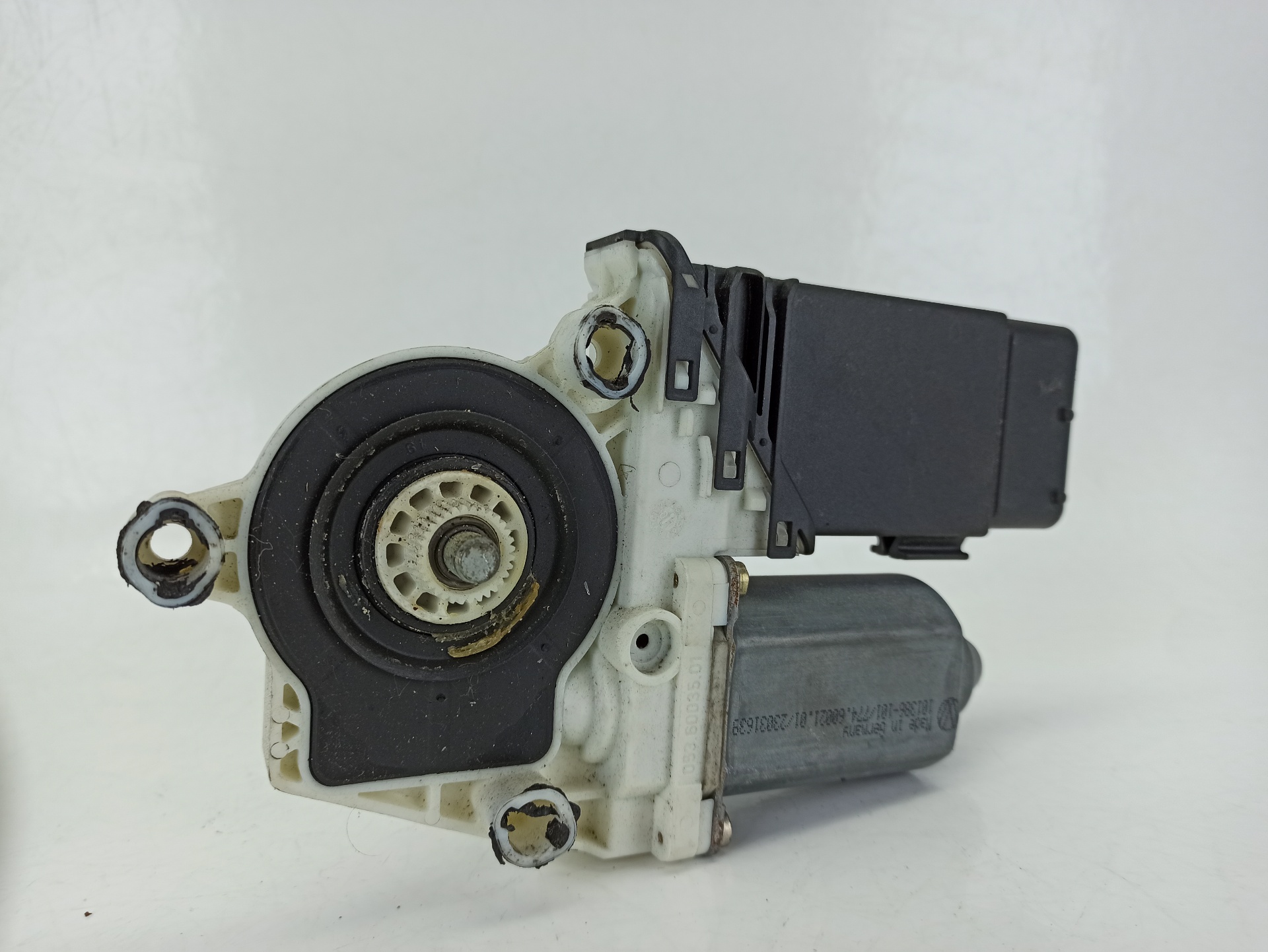 VOLKSWAGEN Golf 4 generation (1997-2006) Front Right Door Window Control Motor 1J1959802D 24933992