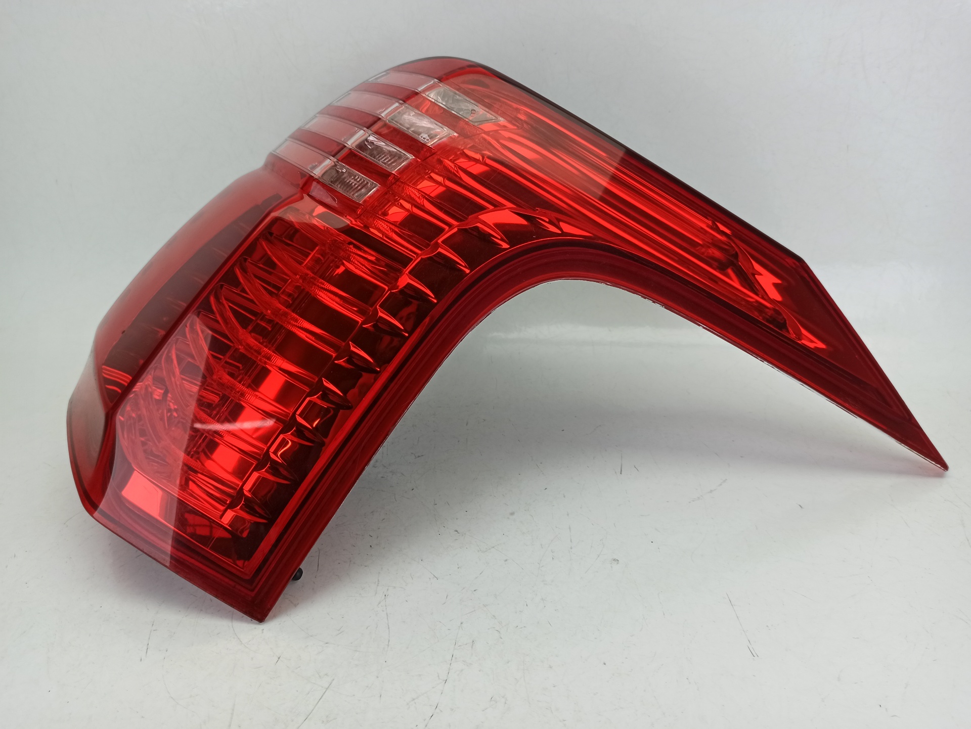 PEUGEOT 5008 1 generation (2009-2016) Rear Right Taillight Lamp 9672666680 24935584