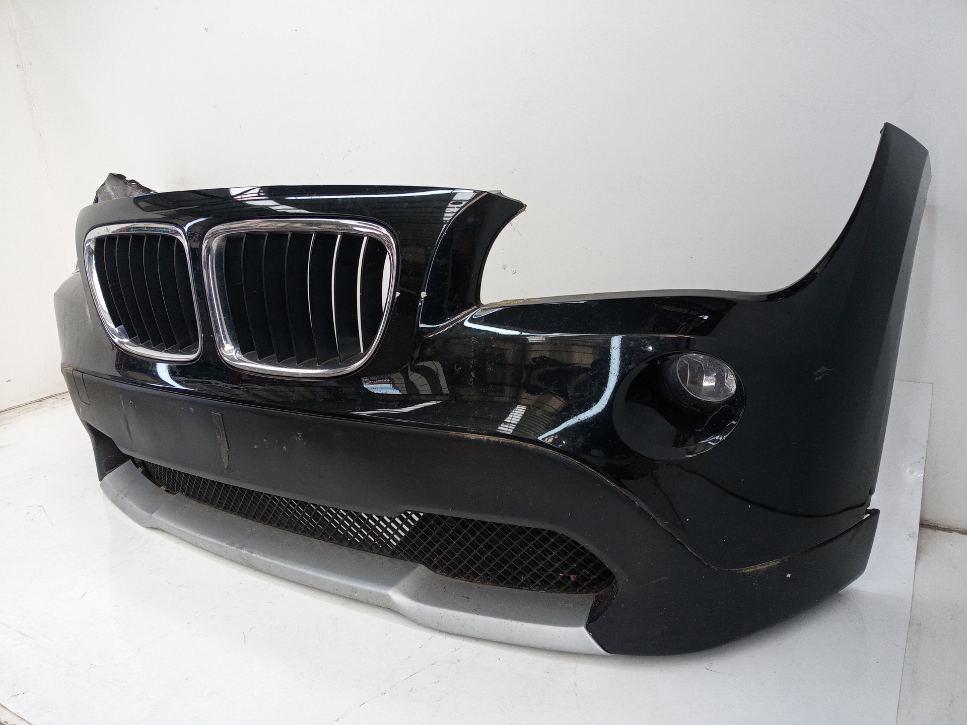 BMW X1 E84 (2009-2015) Le pare-choc avant 51112990185 25200413