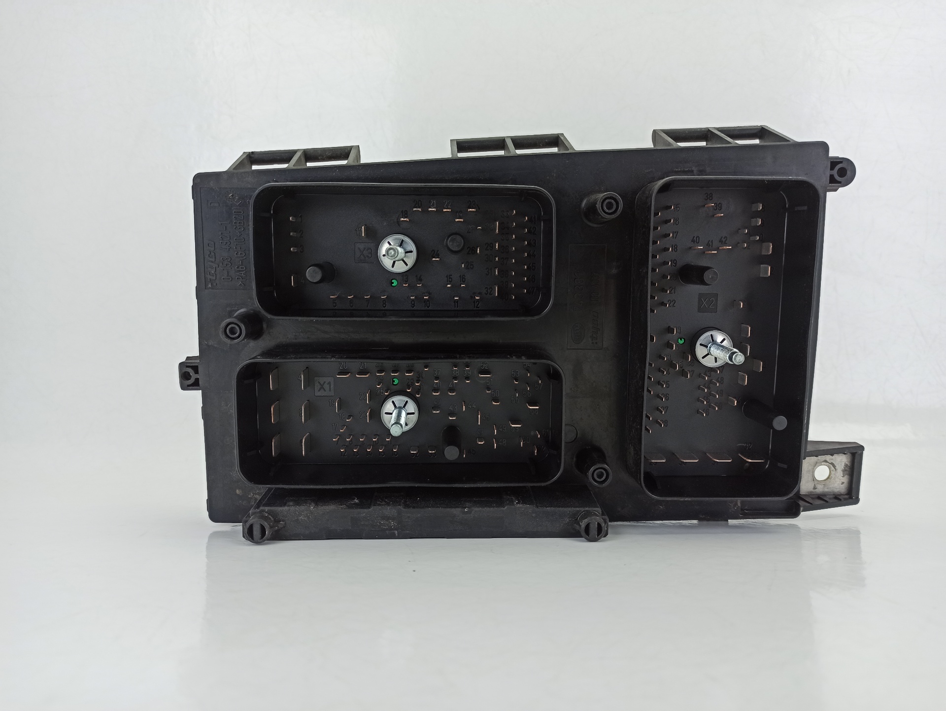 OPEL Astra J (2009-2020) Fuse Box 13206745 26026148