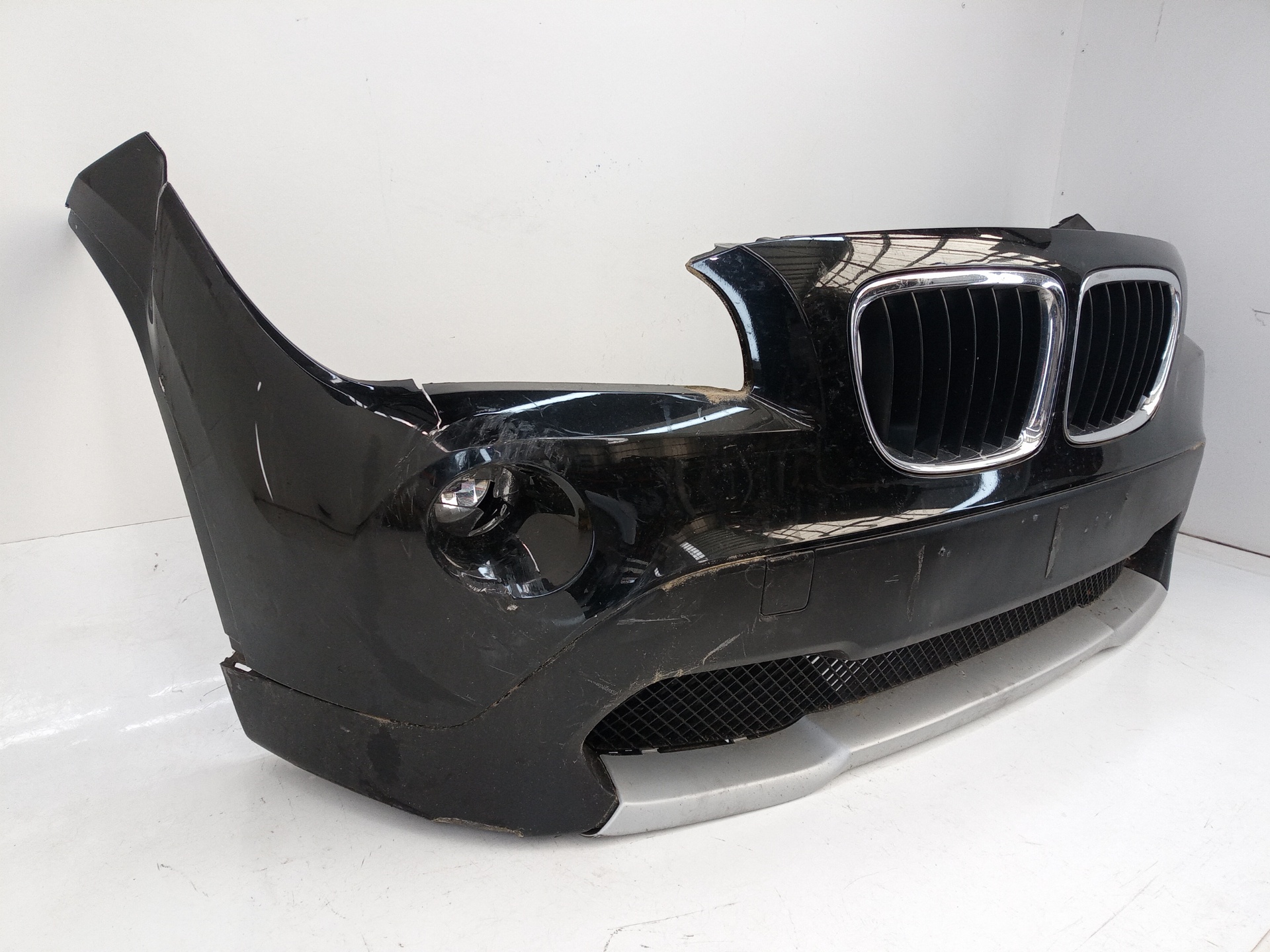 BMW X1 E84 (2009-2015) Le pare-choc avant 51112990185 25200413