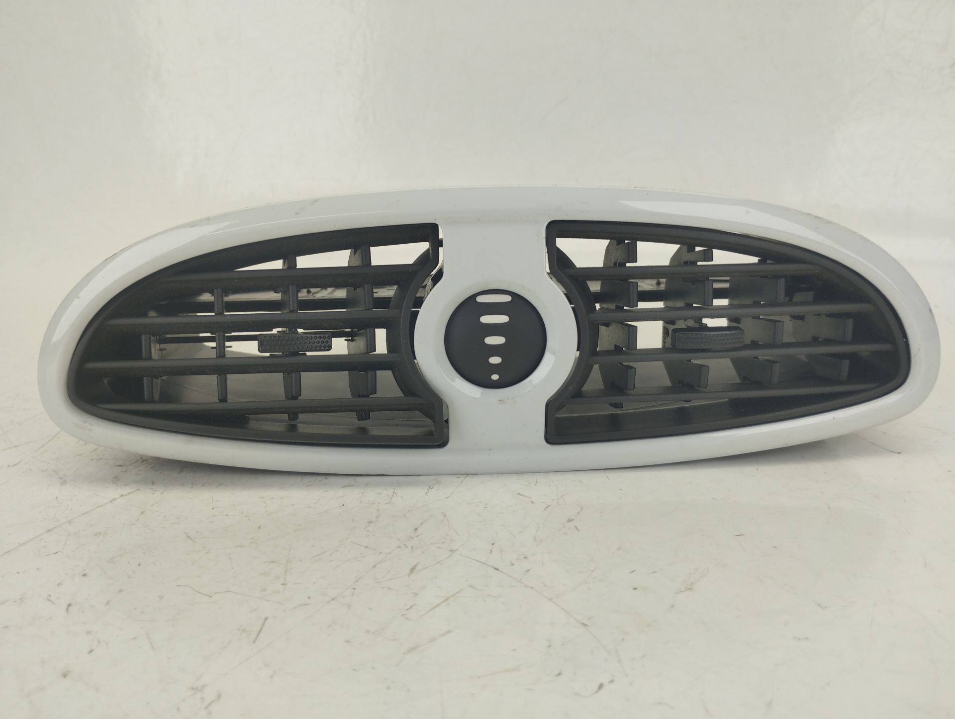 RENAULT Clio 3 generation (2005-2012) Cabin Air Intake Grille D6246881 24935887