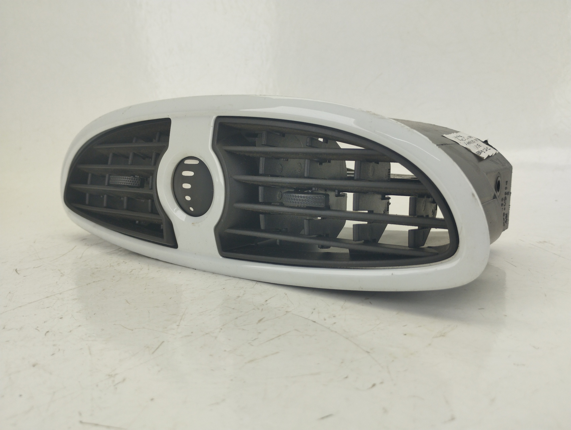 RENAULT Clio 3 generation (2005-2012) Cabin Air Intake Grille D6246881 24935887