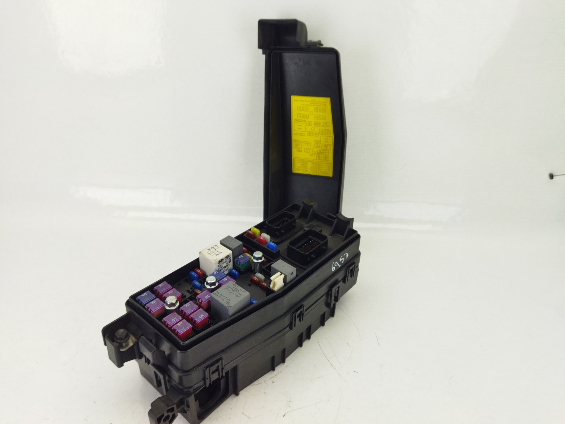 KIA Carnival UP/GQ (1999-2006) Fuse Box 919504D050 26022965