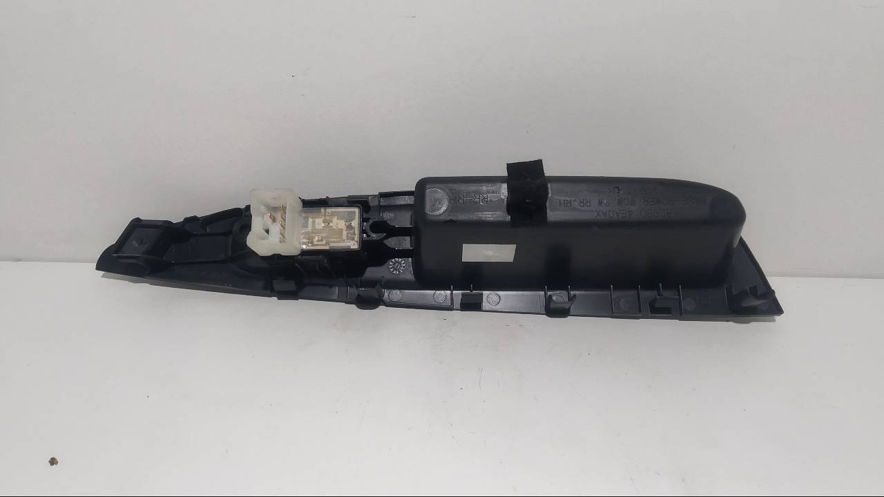 NISSAN Qashqai 2 generation (2013-2023) Rear Right Door Window Control Switch 829604EA0AX 25221982