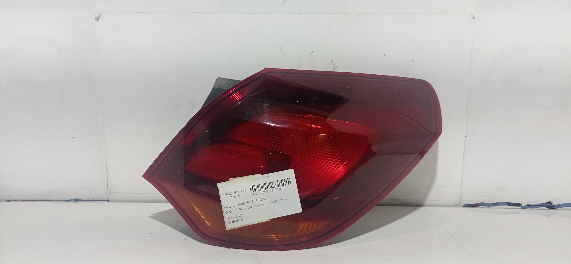 OPEL Astra J (2009-2020) Rear Right Taillight Lamp 13319950 23565943