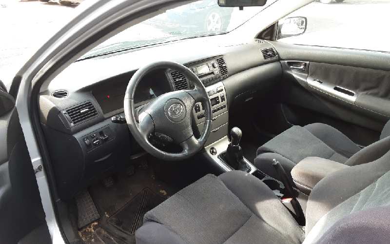 TOYOTA Corolla E120 (2000-2008) Oikean etuoven ikkunansäädin 6981002130 24697511