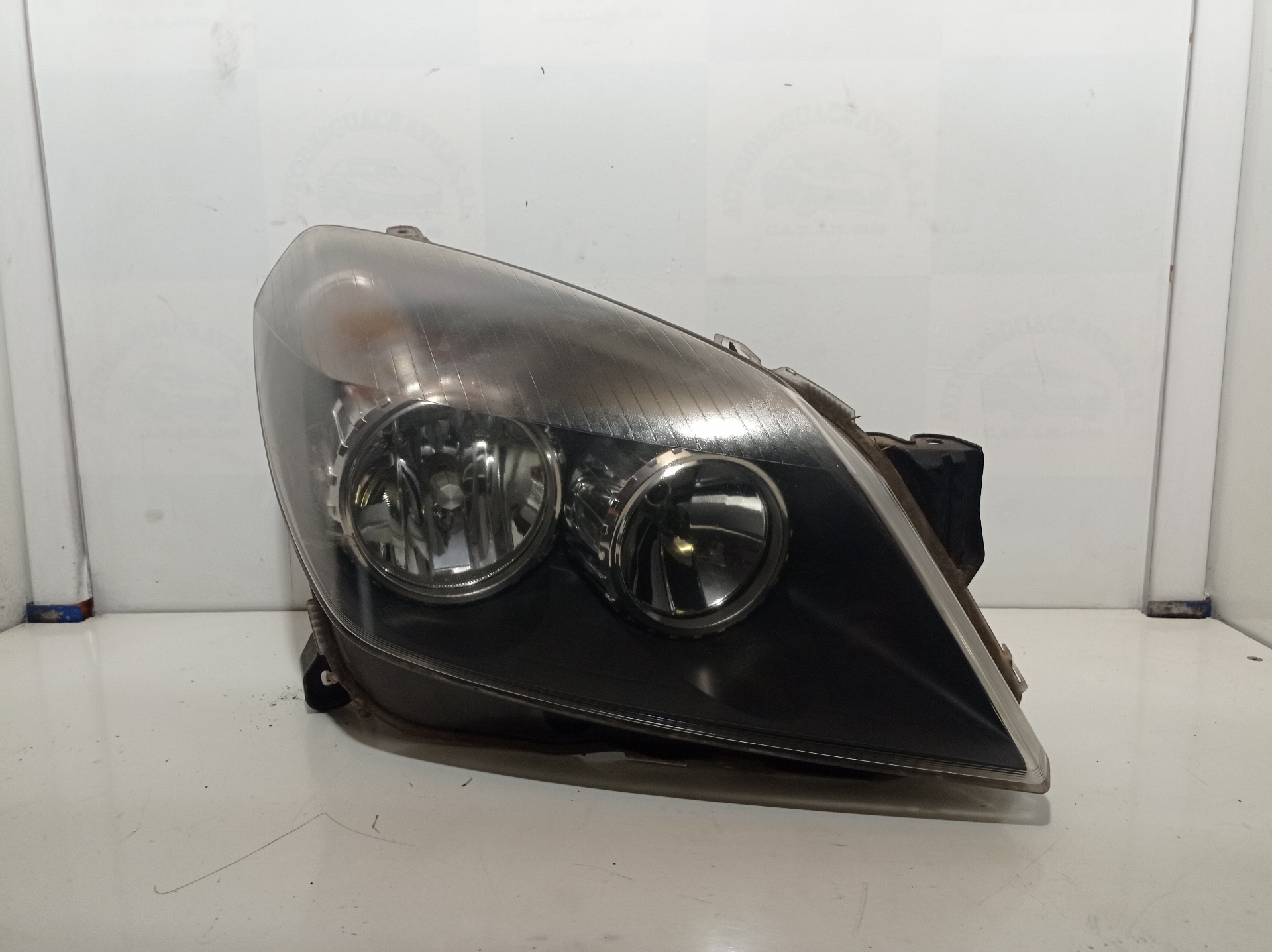 OPEL Astra H (2004-2014) Front Right Headlight 23901424