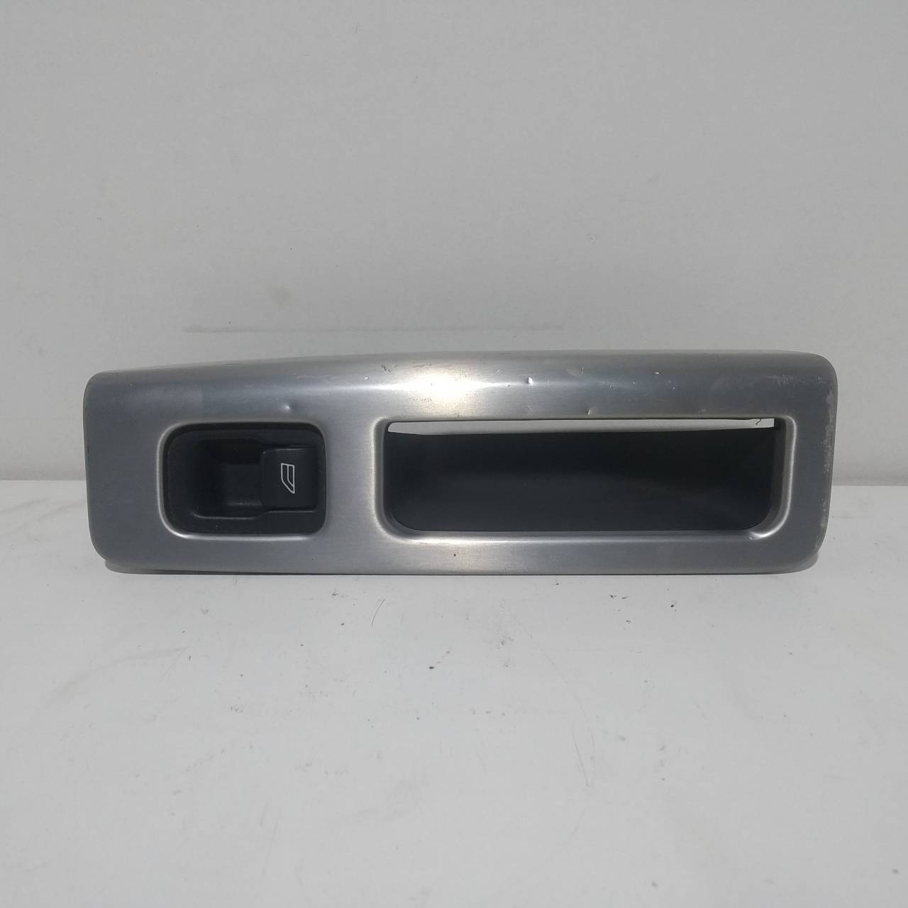VOLVO V50 1 generation (2003-2012) Rear Right Door Window Control Switch 8663813 25221927
