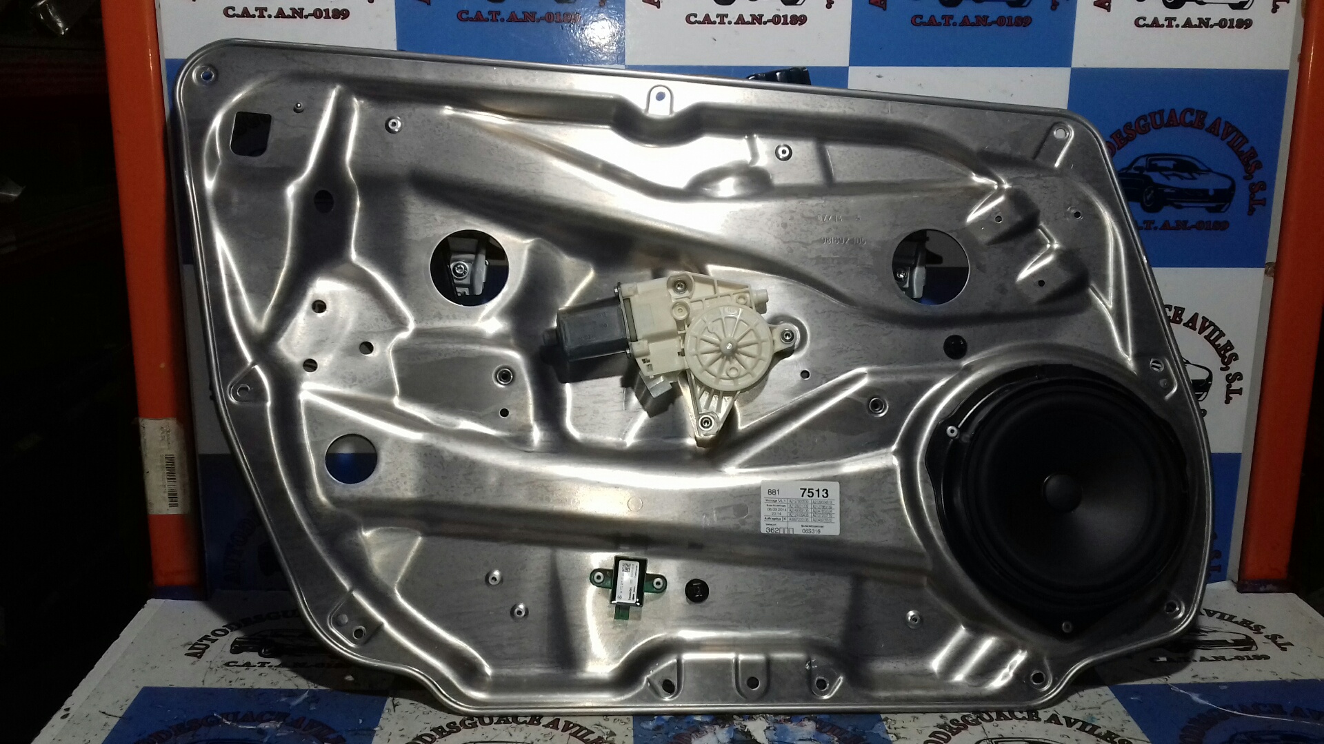 MERCEDES-BENZ E-Class W212/S212/C207/A207 (2009-2016) Regulator de geam ușă stânga față A2129066802 18371032