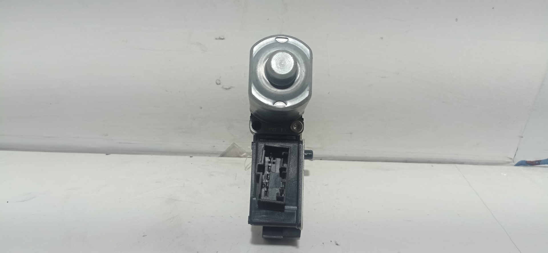 SEAT Arona 1 generation (2017-2024) Rear Right Door Window Control Motor 5Q0959408 25222733