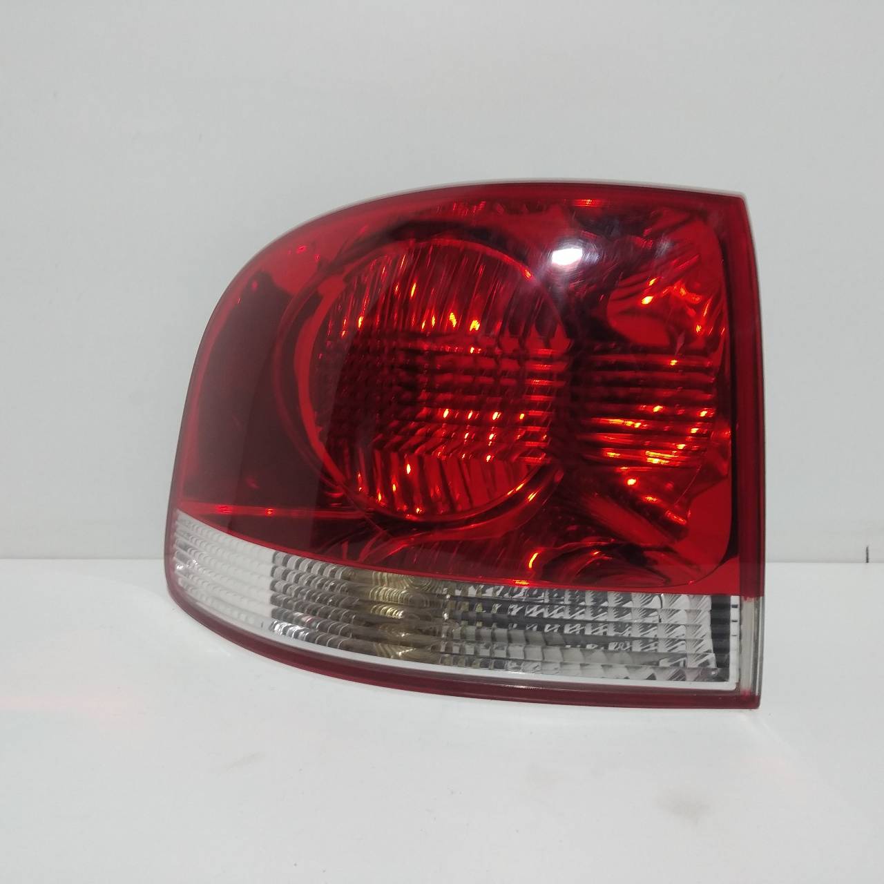 VOLKSWAGEN Touareg 1 generation (2002-2010) Rear Left Taillight 28259002 23501754