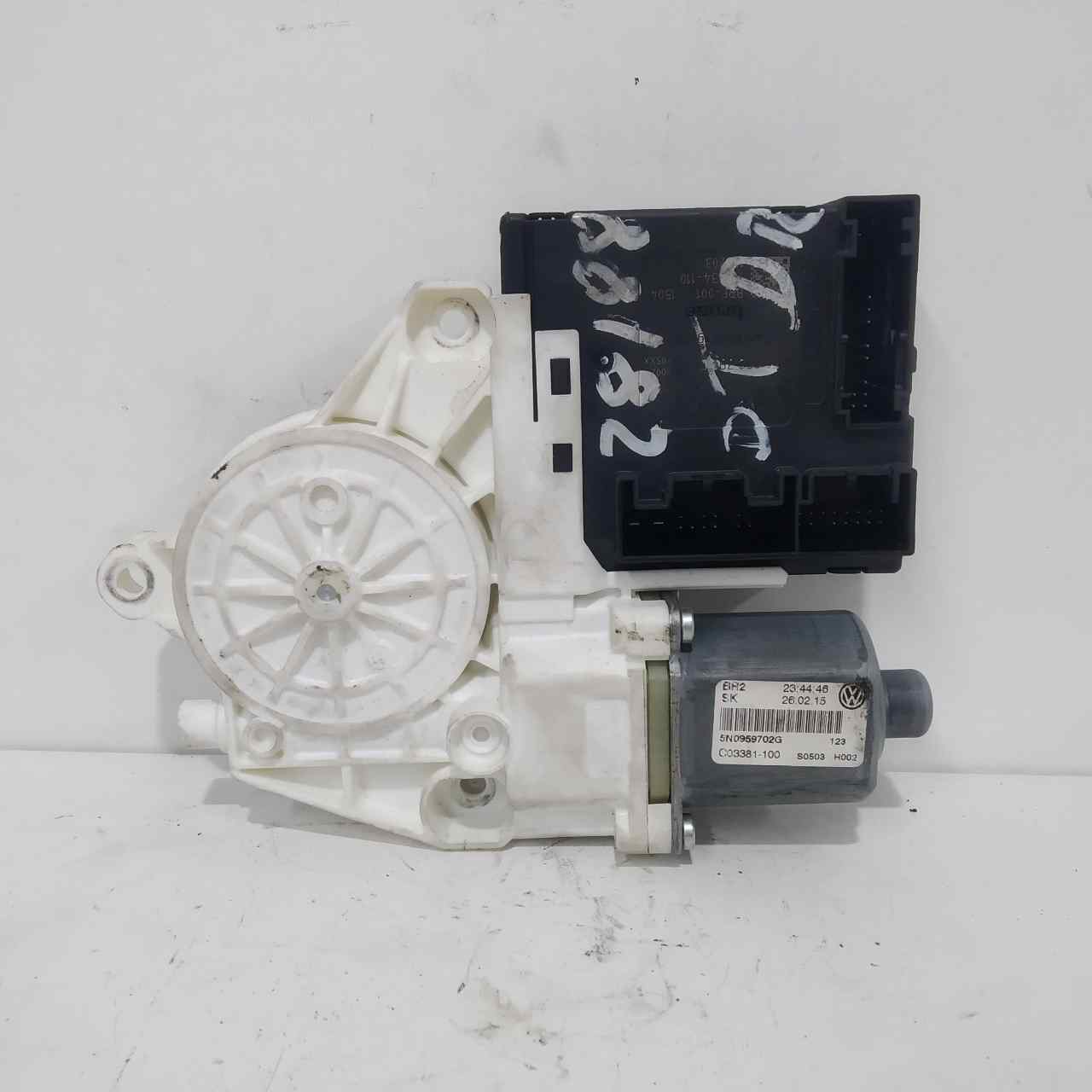 VOLKSWAGEN Tiguan 1 generation (2007-2017) Front Right Door Window Control Motor 5N0959702G 25608918