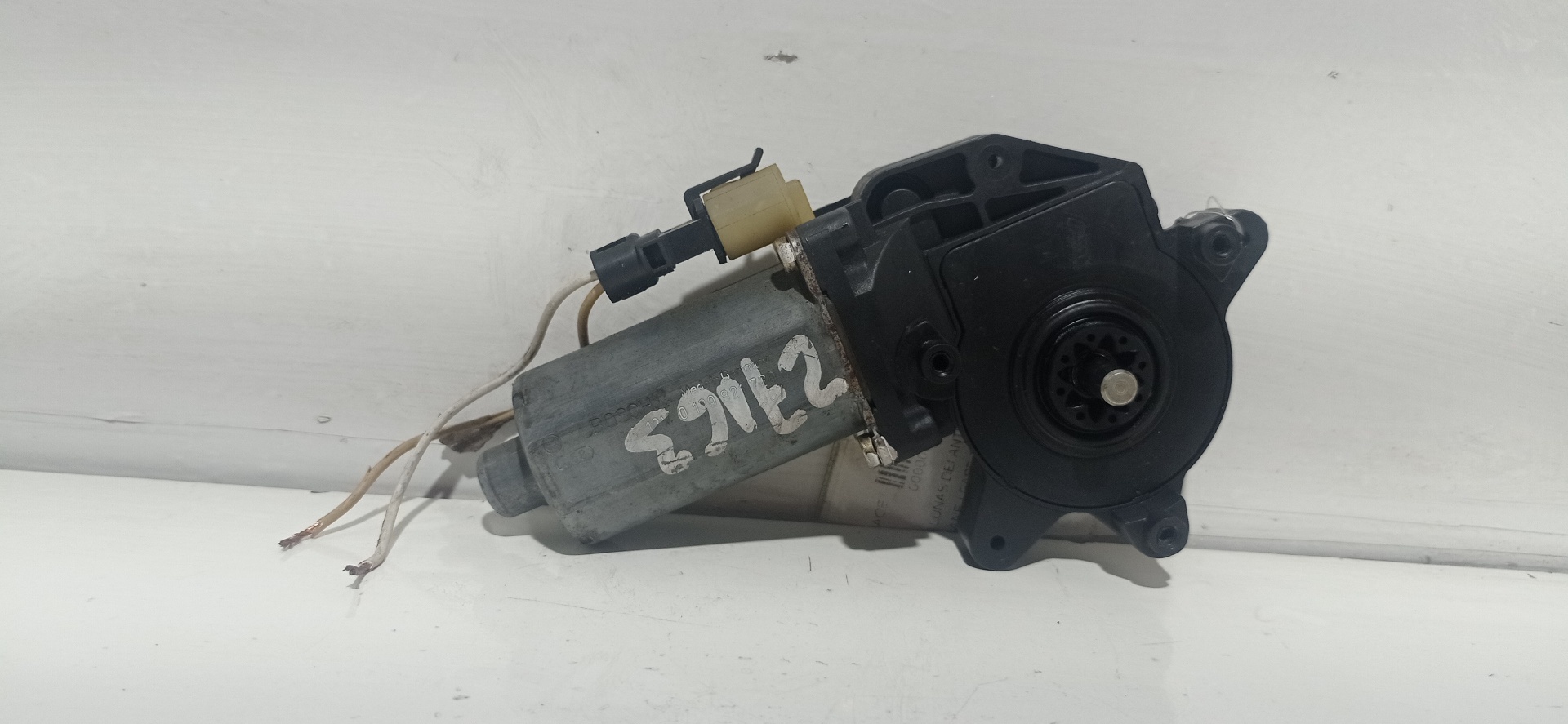 RENAULT Megane 1 generation (1995-2003) Front Left Door Window Regulator Motor 0130821720 20389161