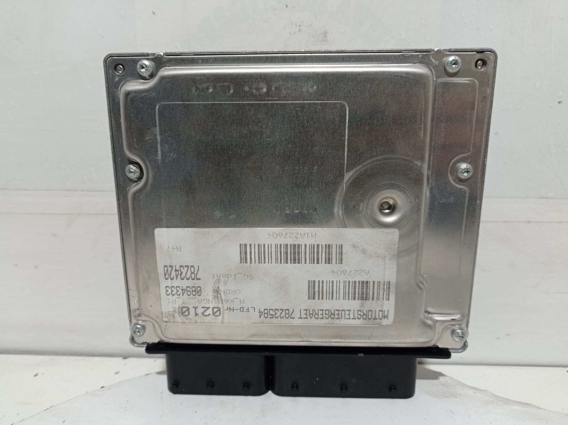 BMW 3 Series E90/E91/E92/E93 (2004-2013) Engine Control Unit ECU 0281014572 18408346