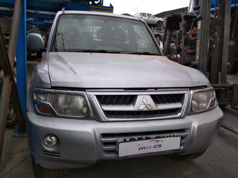 MITSUBISHI Pajero 3 generation (1999-2006) Стеклоподъемник задней правой двери MR989947 25225854