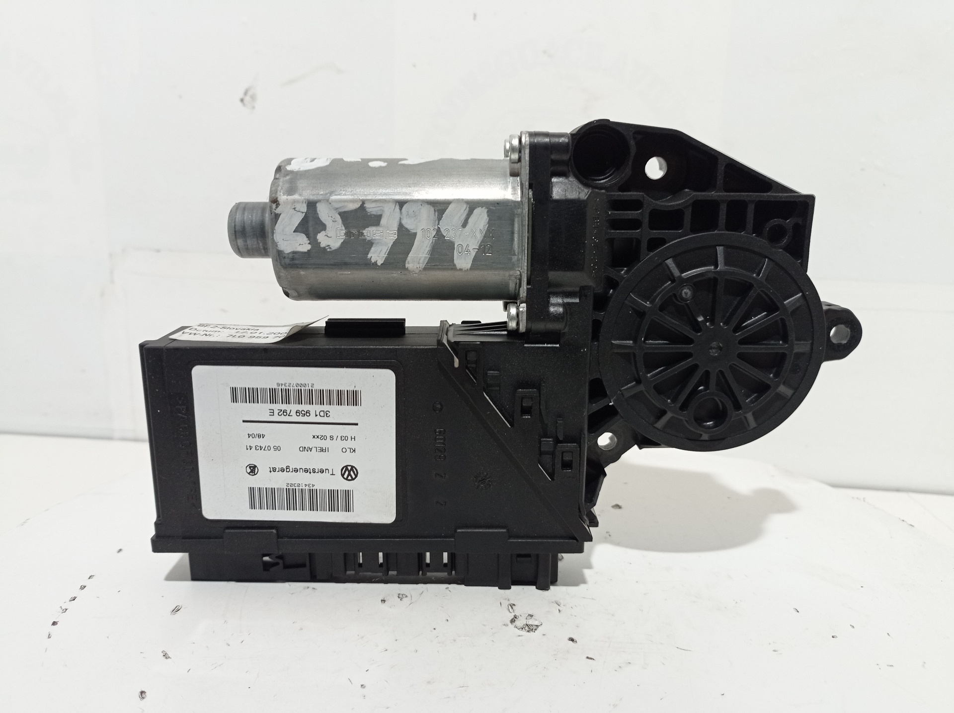 PORSCHE Cayenne 955 (2002-2010) Moteur de commande de vitre de porte avant droite 3D1959792E 18409289