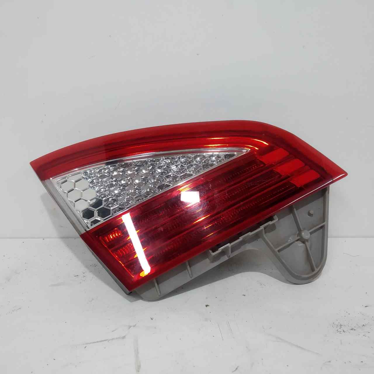 FORD Mondeo 4 generation (2007-2015) Rear Left Taillight 25608929