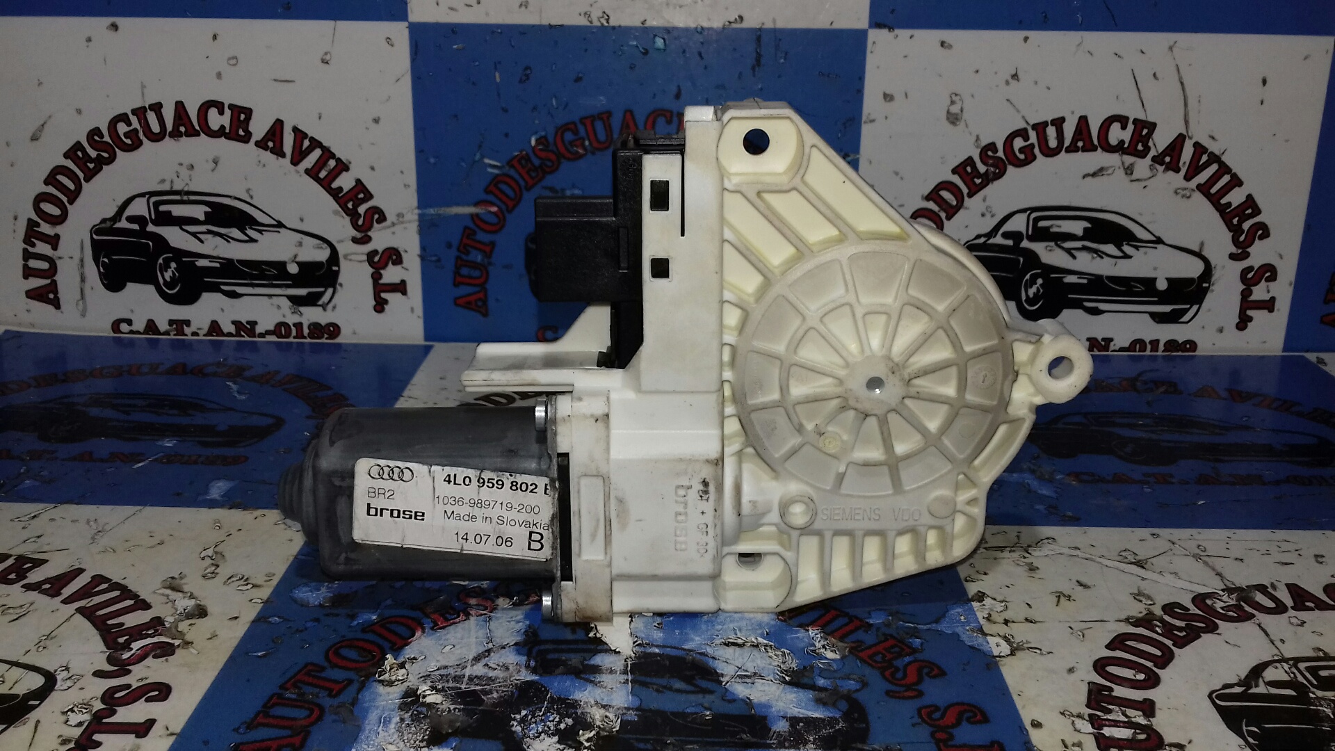 AUDI Q7 4L (2005-2015) Front Right Door Window Control Motor 4L0959802B, 4L0959802B 18379136