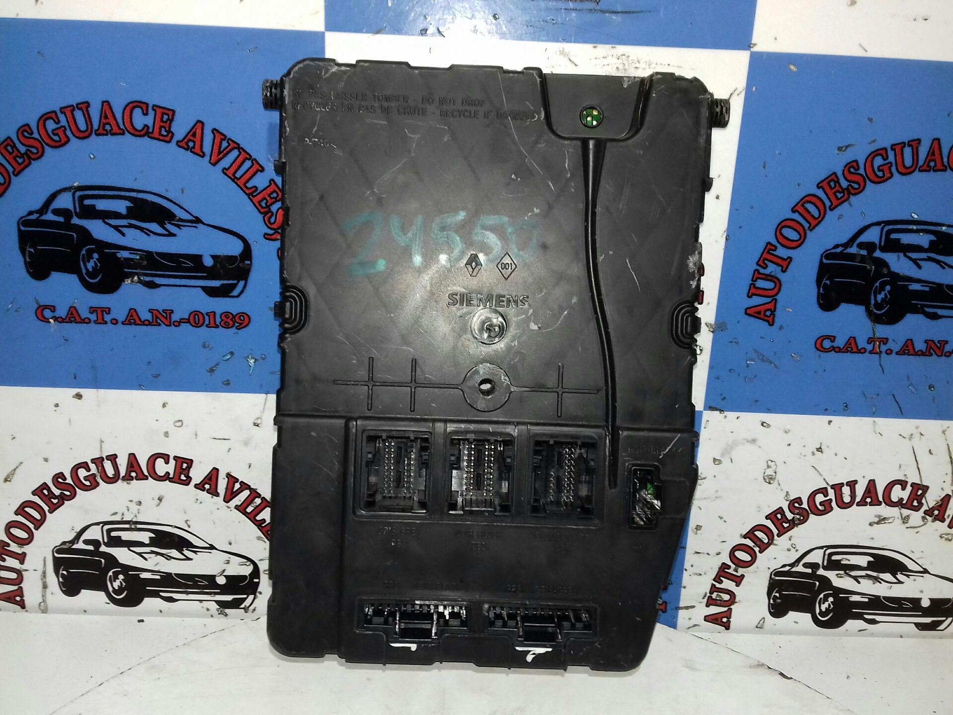 RENAULT Fuse Box 8200309690 25223110