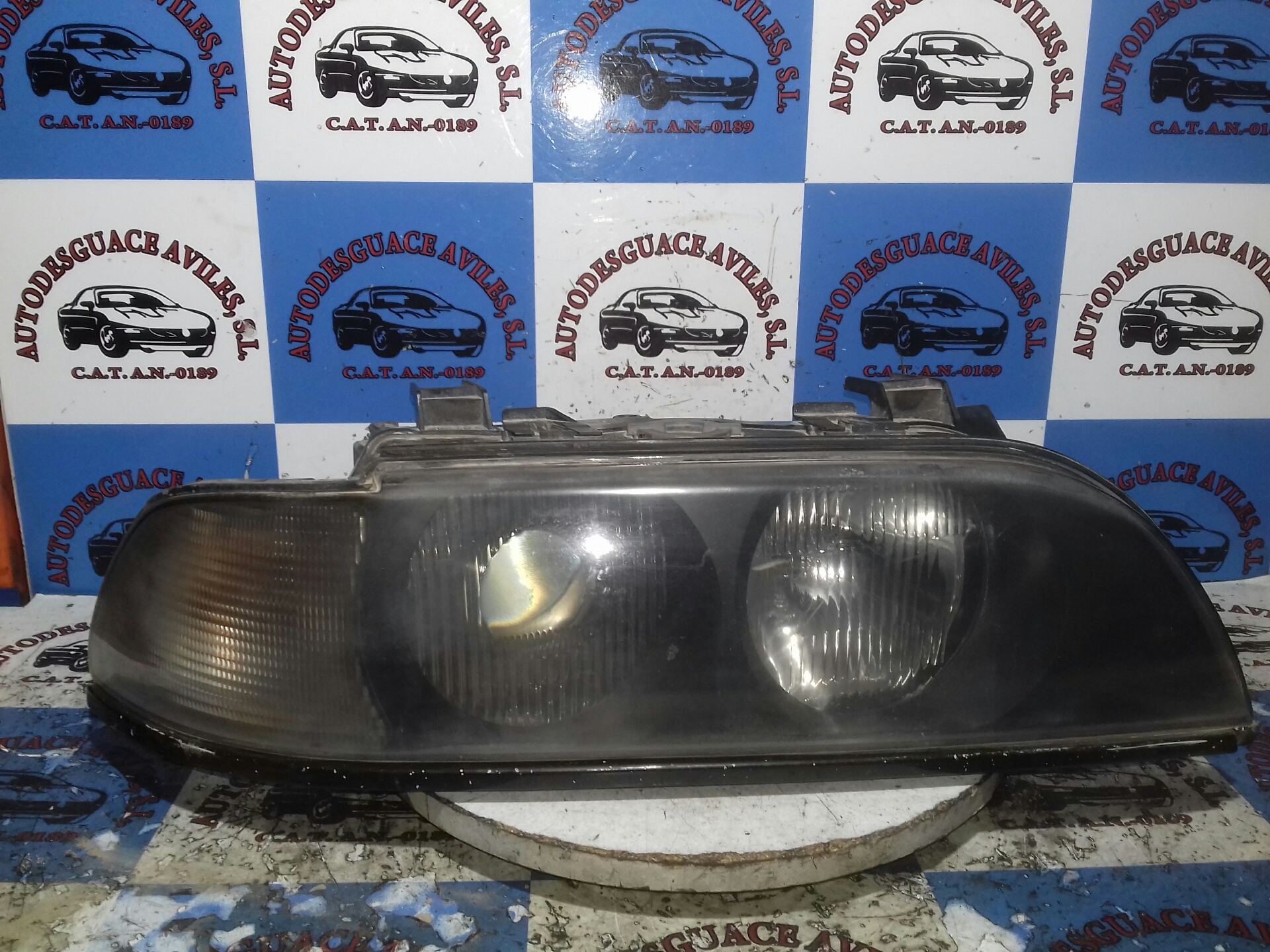 BMW 5 Series E39 (1995-2004) Front Right Headlight 15214000RE 25504093
