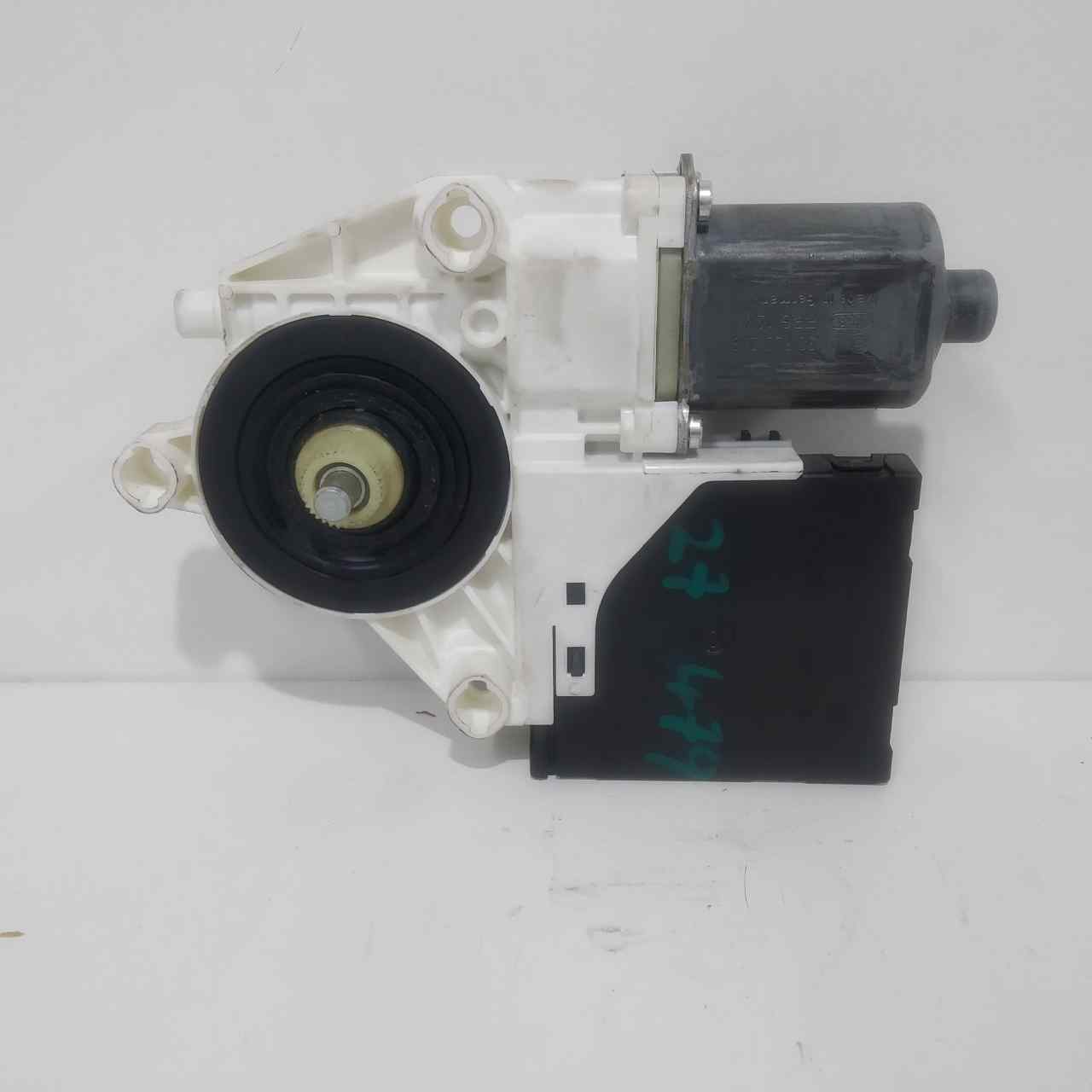 AUDI A3 8P (2003-2013) Moteur de lève-vitre de porte avant gauche 8P4959802B 25222617