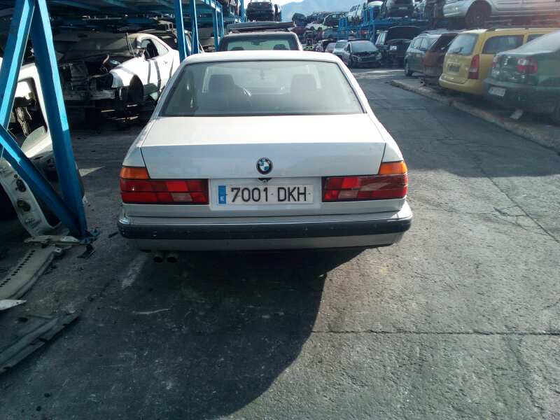 BMW 7 Series E32 (1986-1994) Rétroviseur latéral gauche 18370994