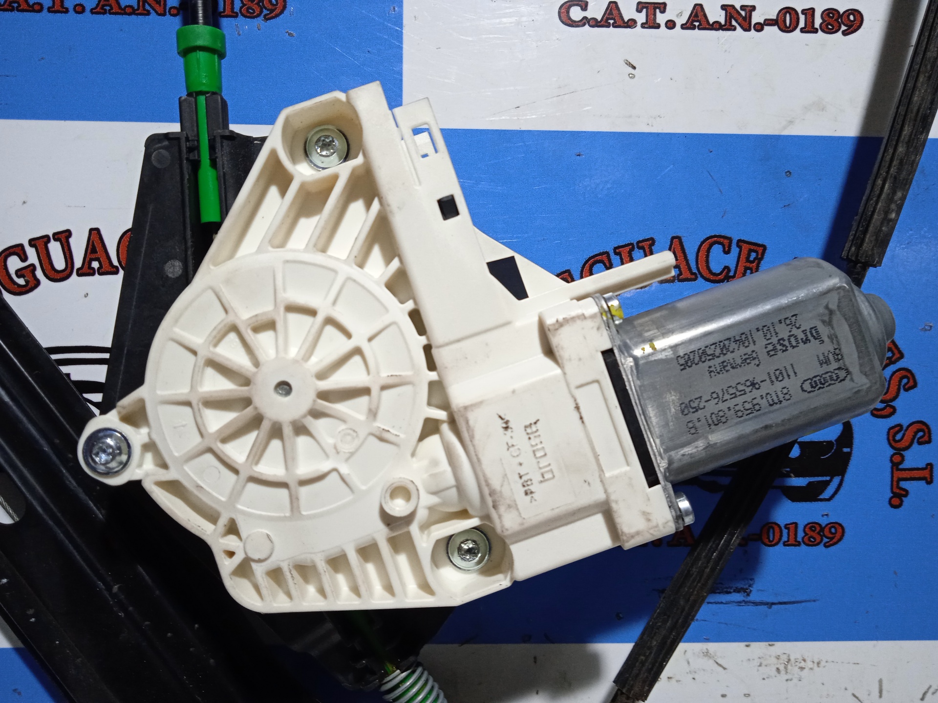 AUDI A5 Sportback 8T (2009-2011) Motor regulator geam ușă stânga față 8T0959801B 18383576