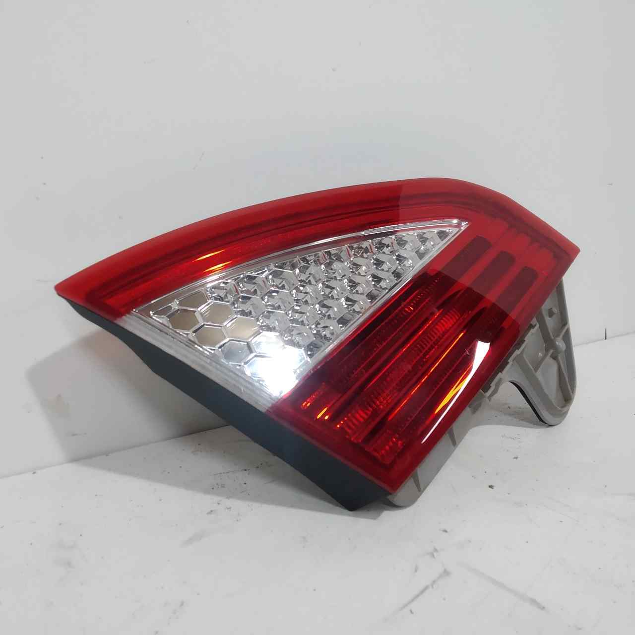 FORD Mondeo 4 generation (2007-2015) Rear Left Taillight 25608929