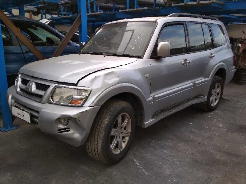 MITSUBISHI Pajero 3 generation (1999-2006) Стеклоподъемник задней правой двери MR989947 25225854