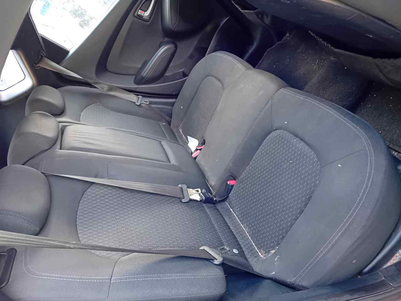 HYUNDAI Tucson 3 generation (2015-2021) Rear Right Seatbelt 898202Y2009P 23499900