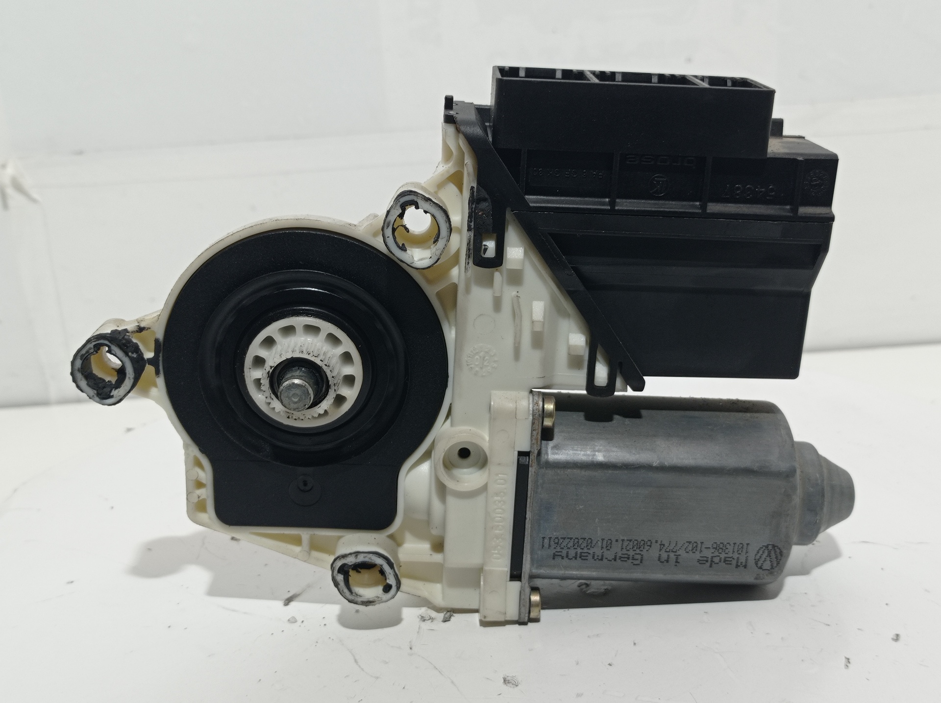 SEAT Ibiza 3 generation (2002-2008) Front Right Door Window Control Motor 6Q2959801A 25222747