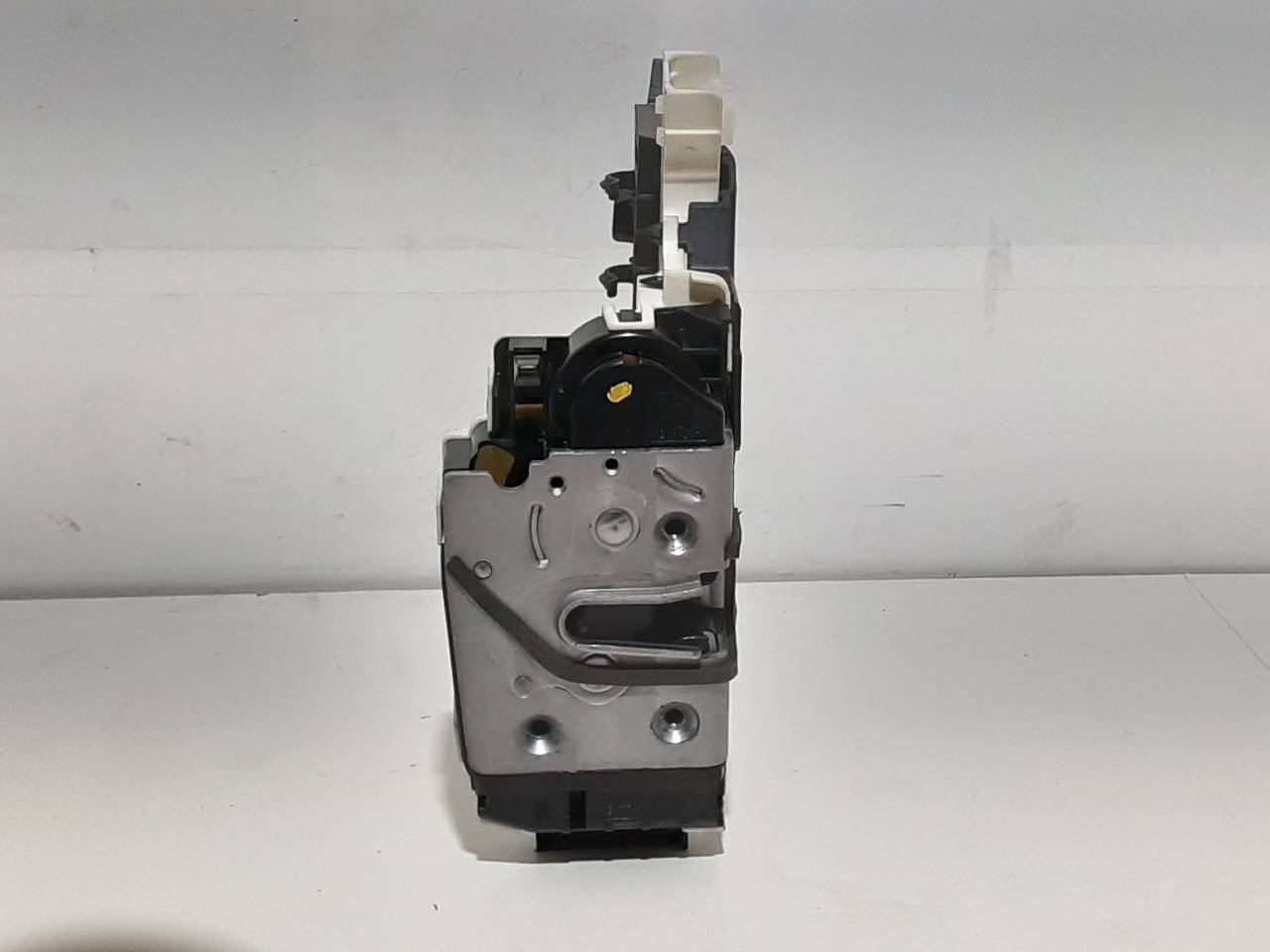 MERCEDES-BENZ A-Class W176 (2012-2018) Rear Right Door Lock A2047302835 18394294