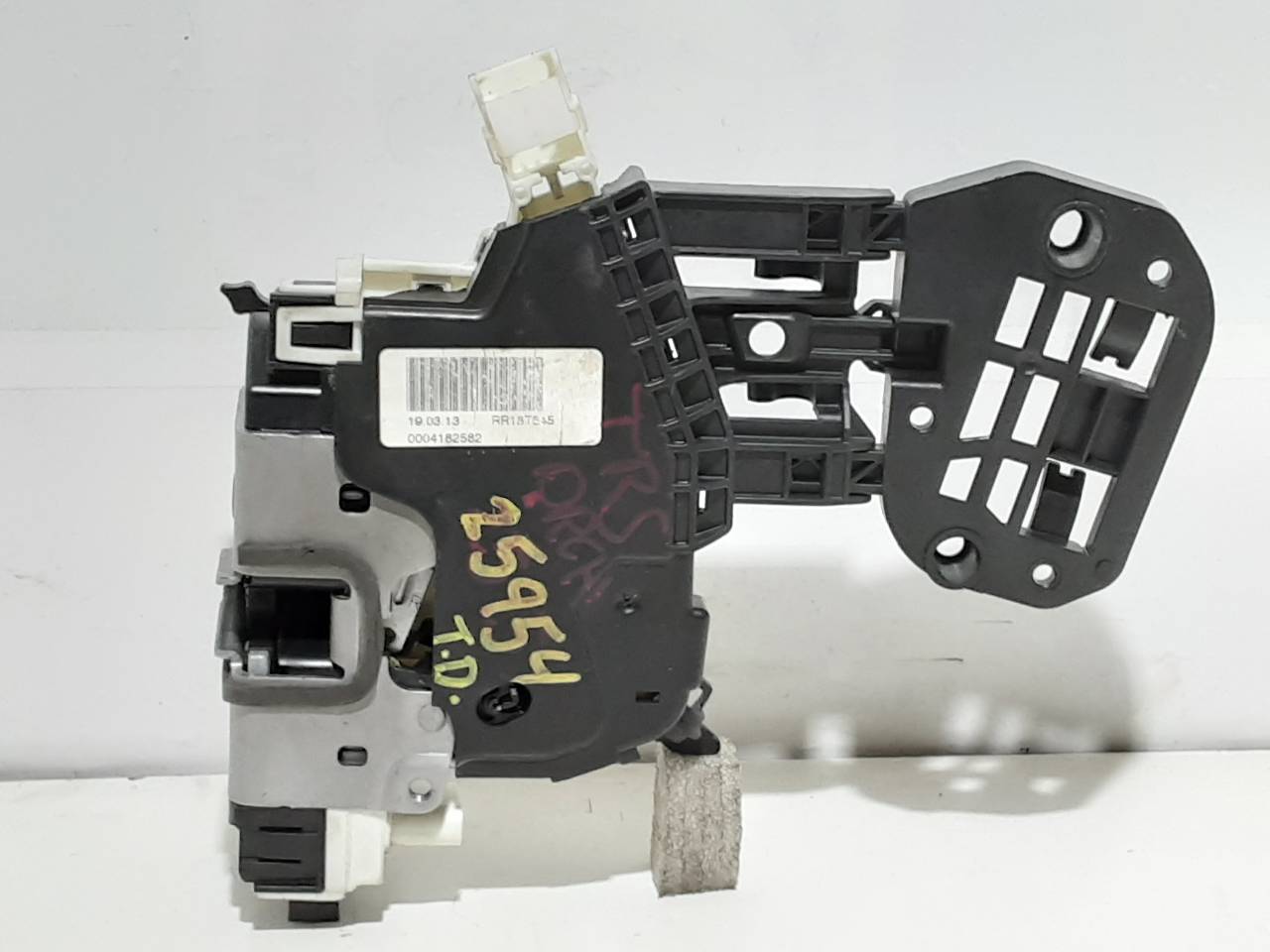 MERCEDES-BENZ A-Class W176 (2012-2018) Rear Right Door Lock A2047302835 18394294