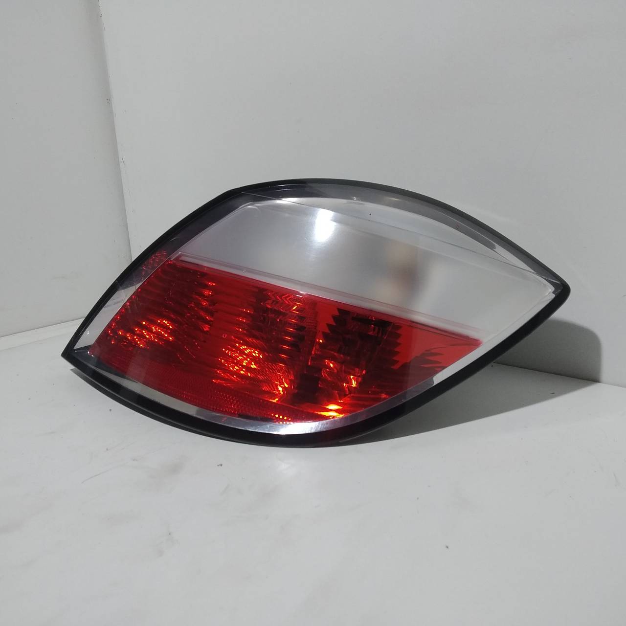 OPEL Astra J (2009-2020) Rear Right Taillight Lamp 342691834 25221908