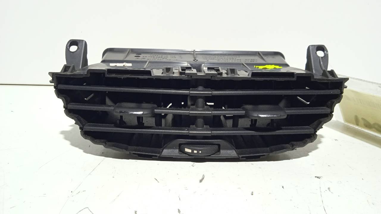 PEUGEOT 2008 1 generation (2013-2020) Dashboard Air Vents 9672848677 25221438