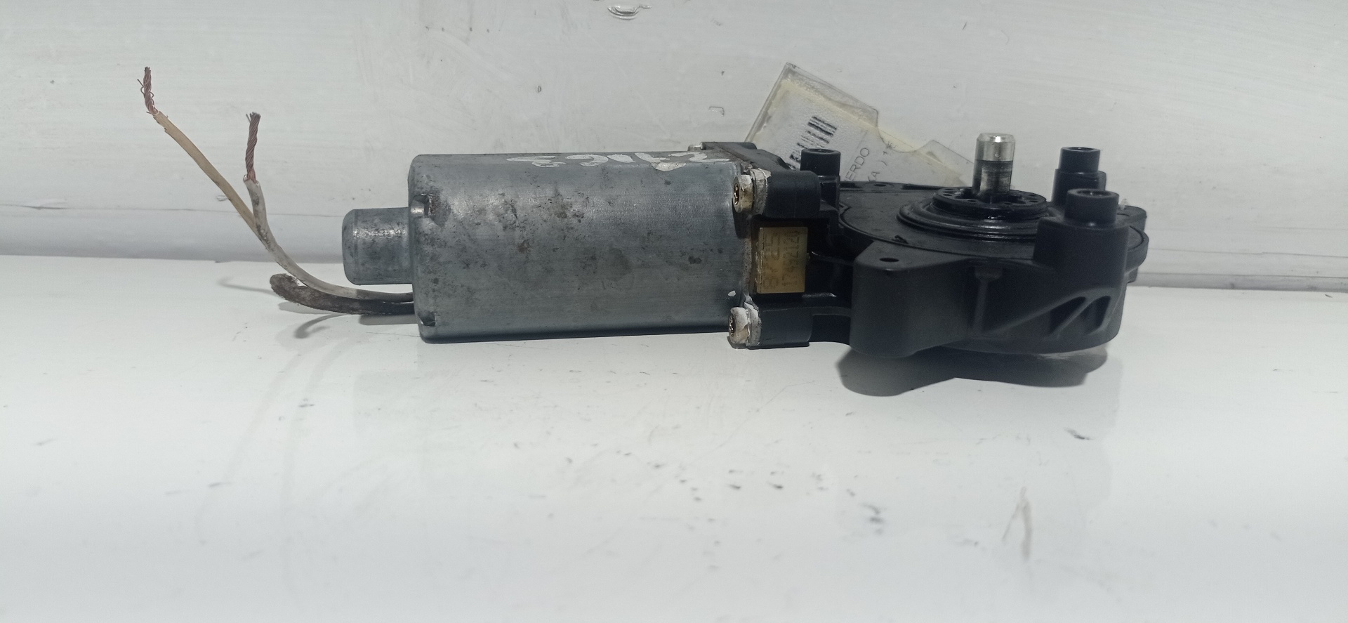 RENAULT Megane 1 generation (1995-2003) Front Left Door Window Regulator Motor 0130821720 20389161