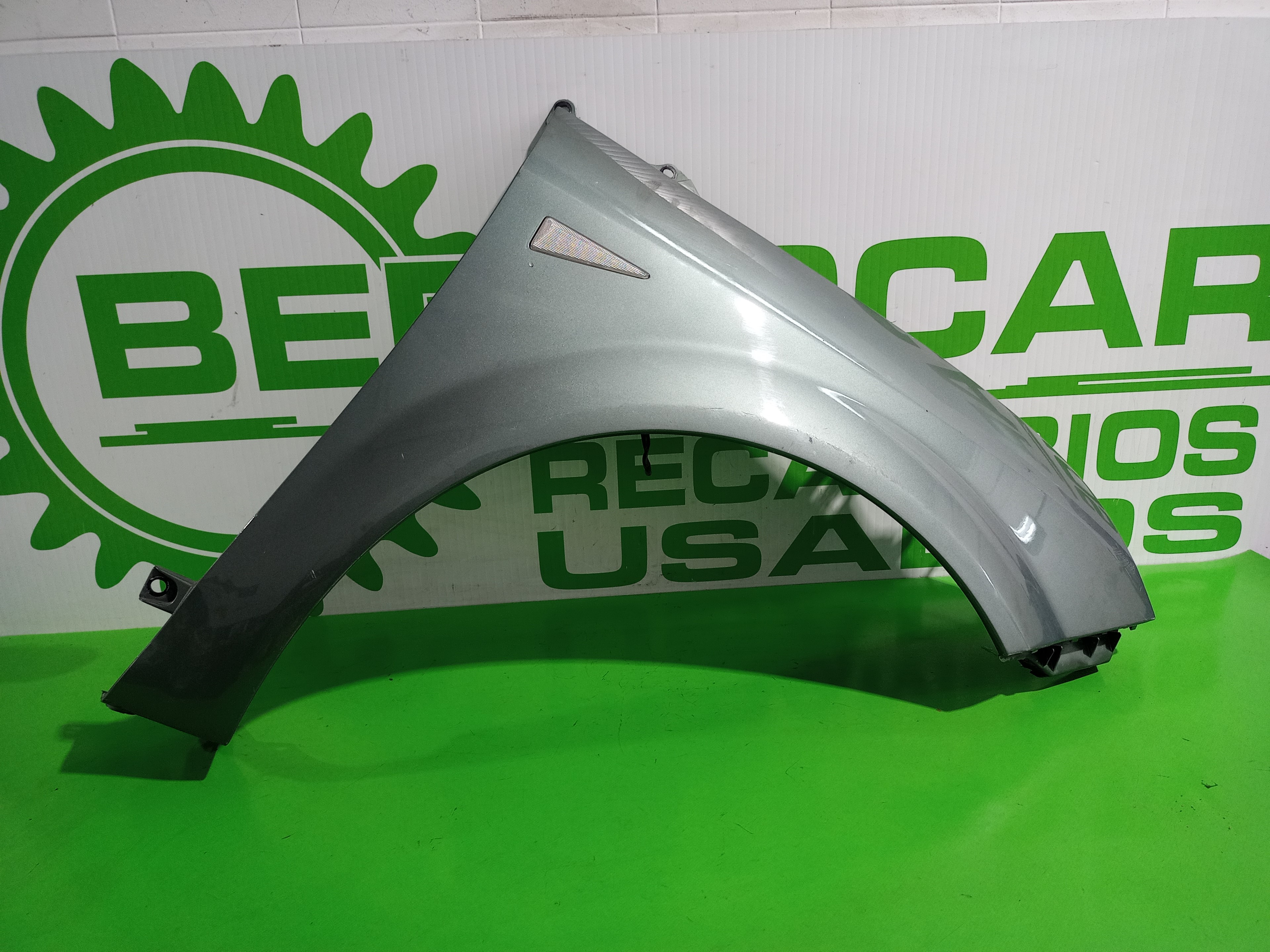RENAULT Scenic 2 generation (2003-2010) Front Right Fender 8200020569D 24348263