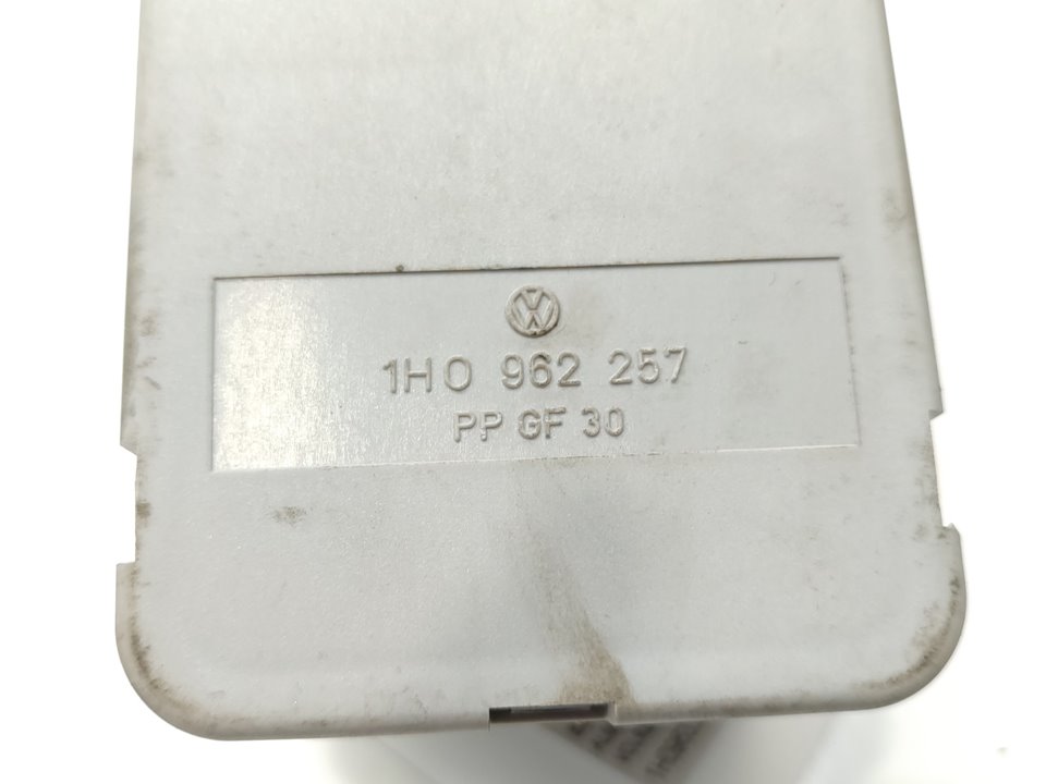 VOLKSWAGEN Golf 3 generation (1991-1998) Centrālās atslēgas bloķēšanas vakuumsūknis 1H0962257 25041536