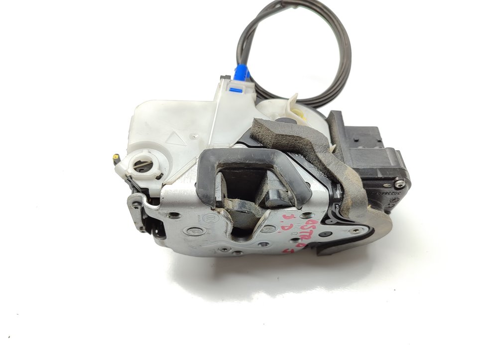 OPEL Astra J (2009-2020) Front Right Door Lock 13503802 23340258