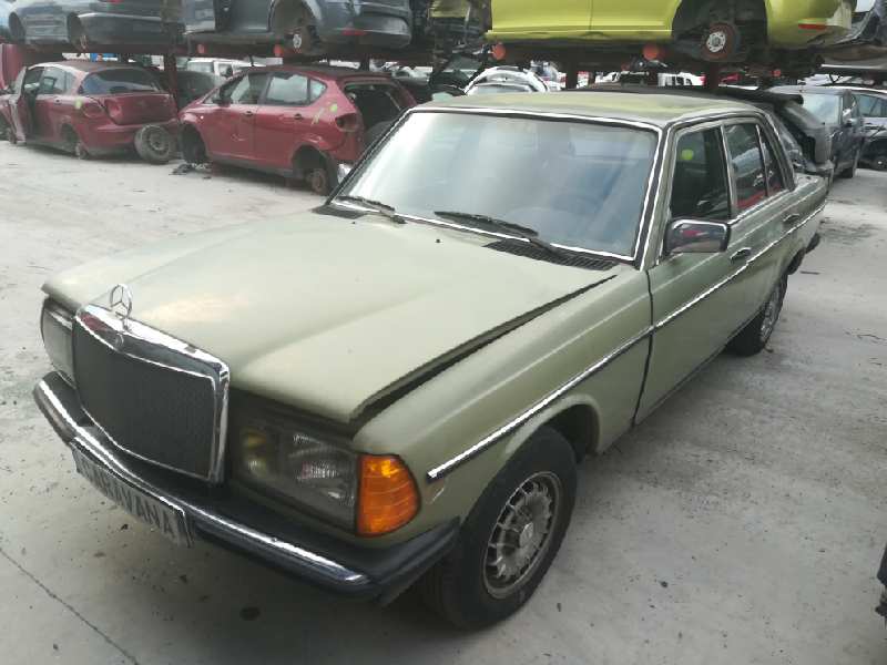 MERCEDES-BENZ W123 1 generation (1975-1985) Szelepfedél R6170160305 25023709